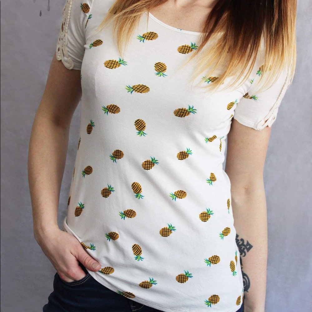 Pineapple T-shirt - Picture 2 of 3
